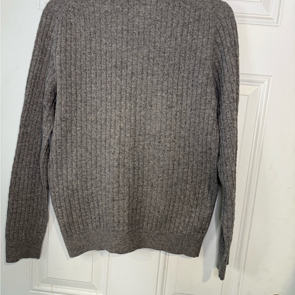 Heather Gray V-Neck Sweater with Timeless Style - Picture 3 of 3